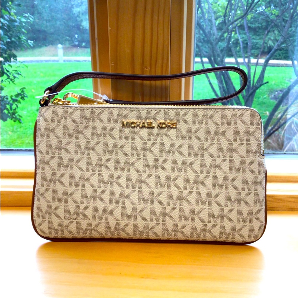 🍂 MK Wristlet